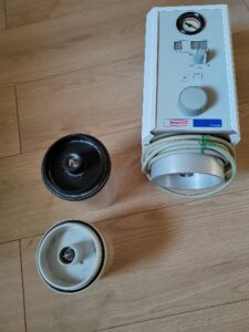 Une image contenant intérieur, sol, cercle, évier Description générée automatiquement
