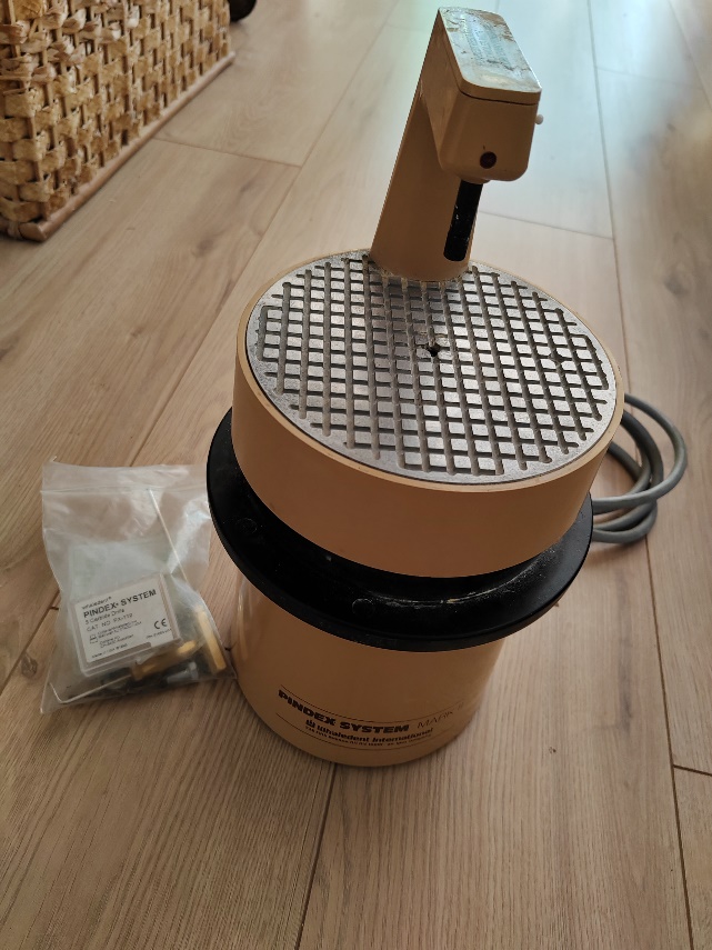 Une image contenant sol, intérieur, Électroménager, en bois

Le contenu généré par l’IA peut être incorrect.